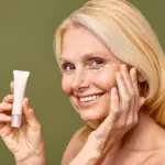 Mini-Lifting für die Augen: Das ist DER Beauty-Tipp für einen jugendlichen Blick