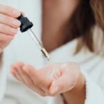 Bei Rossmann: Diese Neuheit ist besser als ein Retinol-Serum