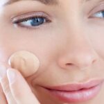 Dank Hyaluron: Diese 2-in-1-Foundation lässt Falten verschwinden